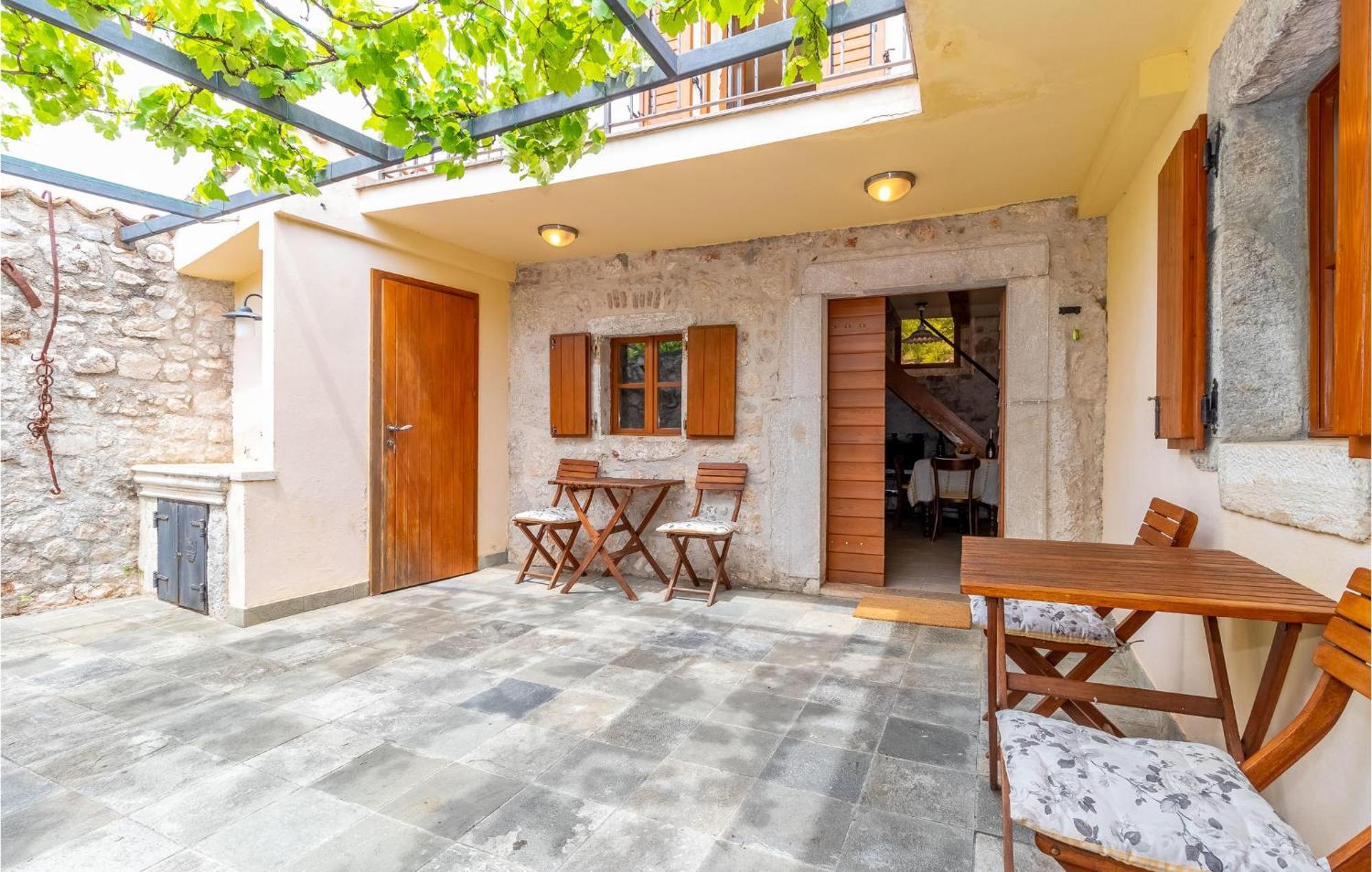 Stunning Home In Bribir With Wifi ภายนอก รูปภาพ